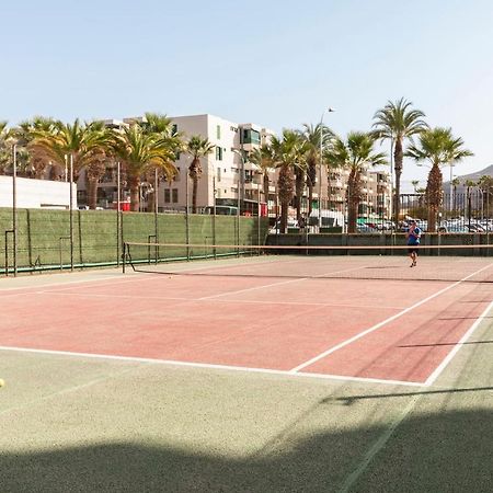Homeforguest Modern And Recently Renovated Apartment In Arona Arona  Esterno foto
