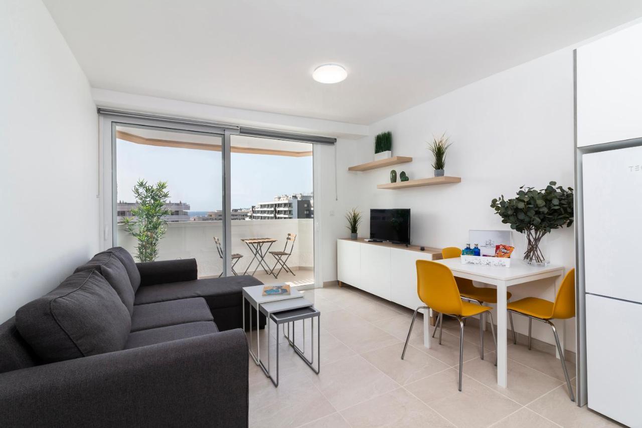 Homeforguest Modern And Recently Renovated Apartment In Arona Arona  Esterno foto