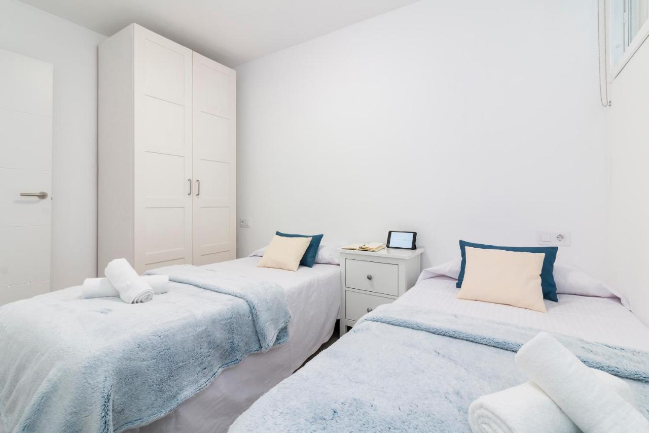 Homeforguest Modern And Recently Renovated Apartment In Arona Arona  Esterno foto