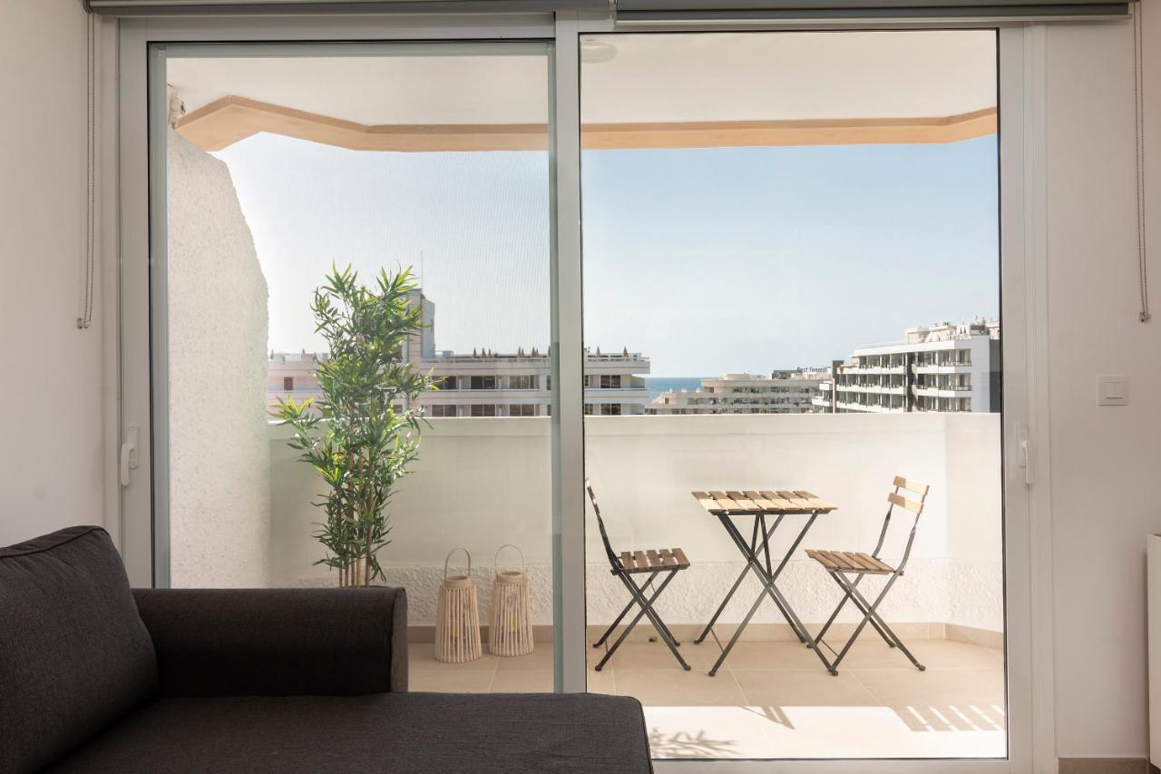 Homeforguest Modern And Recently Renovated Apartment In Arona Arona  Esterno foto